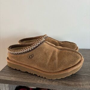 UGG Tasman 4 chestnut Suede Slippers